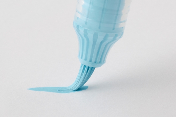 2.ラフに描いても可愛くなる、自由な表現を生む穂先