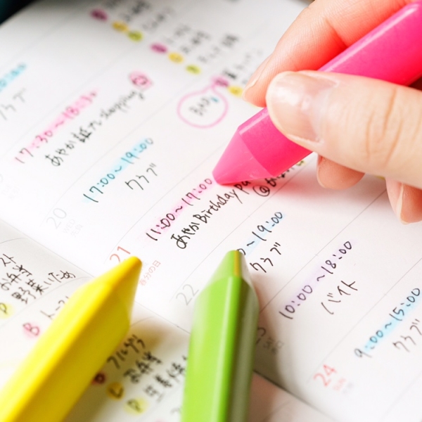 クーピーならではのやわらかな発色となめらかな書き心地が特長！