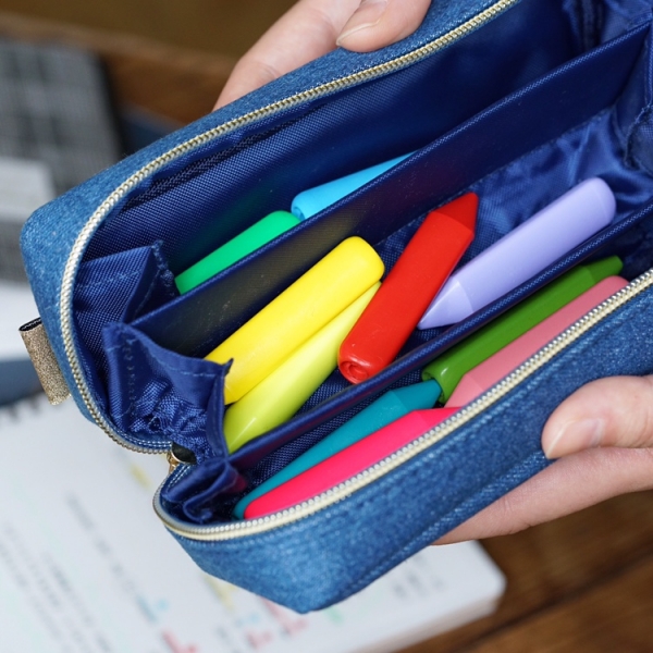 ペンケースも汚れにくいため、ダイレクトに収納可能！