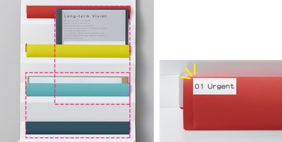 タテ・ヨコどちらの向きでも見つけやすいポケットと貼り位置が揃うラベルガイド