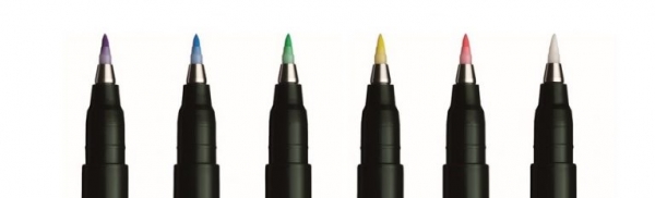 ■人気のエラストマー筆芯で、下地が透けないパステルカラー