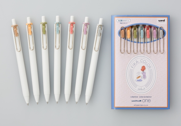 『ユニボール ワン フィーカカラー』 左から、カプチーノブラウン、マンゴーオレンジ、アボカドグリーン、ネモフィラブルー、 ポピーレッド、プラムパープル、セサミグレー、7色セット（限定）