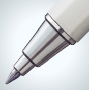 ペン先に削り出しの金属を採用。低重心で安定した書き心地に