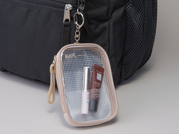 「Keptアクスタケース」リュックやかばんにつけて持ち歩ける