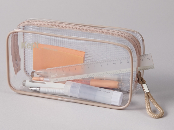 「Kept クリアペンポーチ」マチがあってたっぷり入る