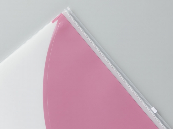 「Kept 6PファイルA4」上まで留まっているから書類が落ちない