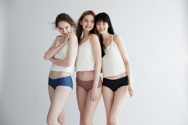＜販売商品例＞OLTER SHORTS（吸水ショーツ） 価格：\4,290（税込）～