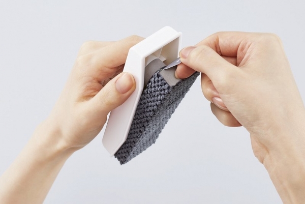 手を汚さずに交換できるタグ付き