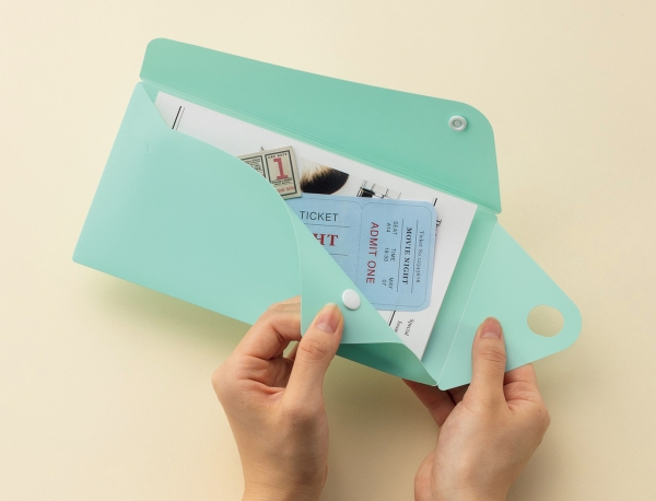 （１）L字に大きく開いて出し入れしやすい