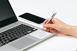 ■さまざまな場所に貼りつけて、何度でもはがせる