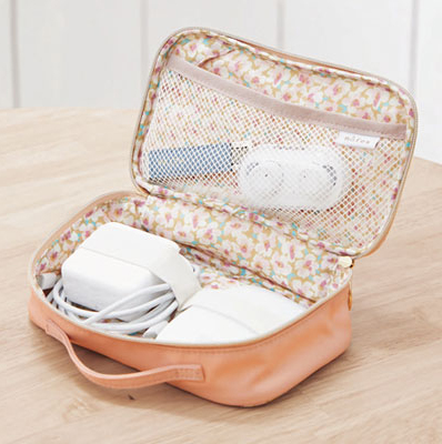 「ガジェットポーチ」2,500円（税込2,750円） デジタル周辺小物の収納に