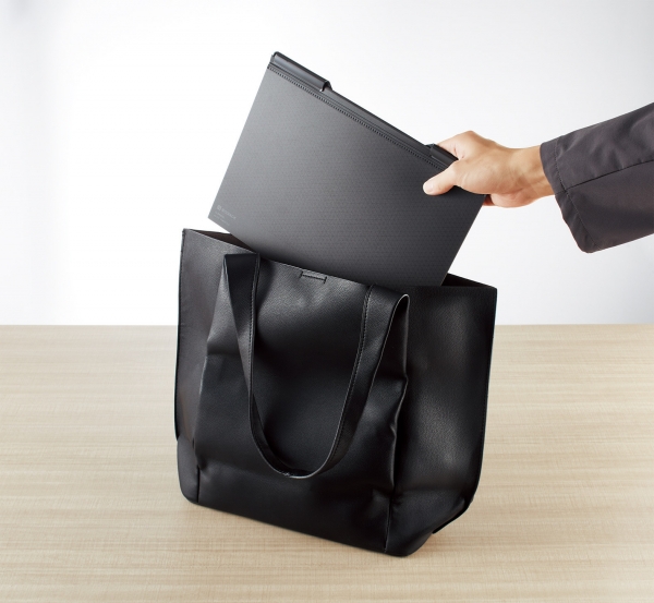 持ち運びや省スペースでの閲覧にも対応