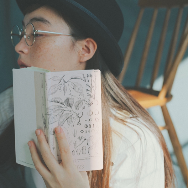 ●weeks（週間手帳）/ 4月はじまり「牧野富太郎/ヤマザクラ（部分図）」：2,970円