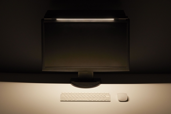 電球色 リラックスできる 穏やかなオレンジ味の色調