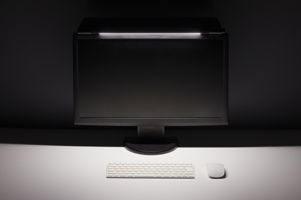 白色 太陽の明るさに似た色調で 場所を選ばずに使いやすい