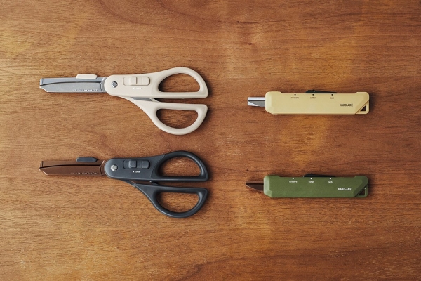 （左）2Wayハサミ＜ハコアケ＞、（右）2Way携帯ハサミ＜ハコアケ＞