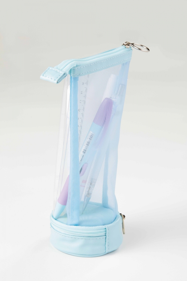 表は透明PVC、裏はメッシュ