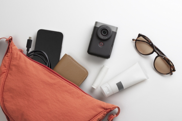 手軽に持ち運べるコンパクトボディー