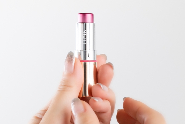 ・美しいたたずまいはまるでリップのよう