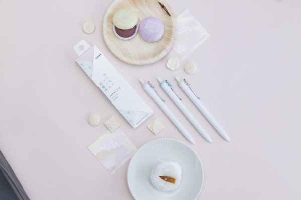 ・はんなりづつみ  　ふんわりと淡くはかない3色で、和やかな時間が訪れます。