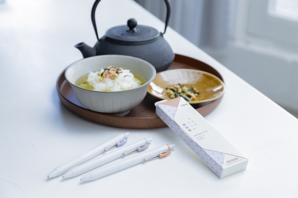 ・みやびづつみ   　個性的ながらも日常になじむ3色で、優雅な時間が訪れます。