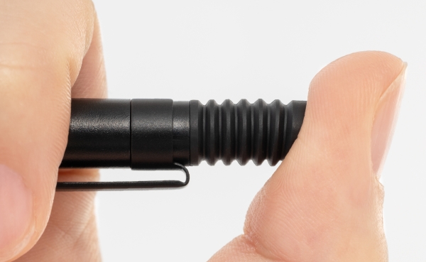 ノック時の感触がよい大型ラバーノック