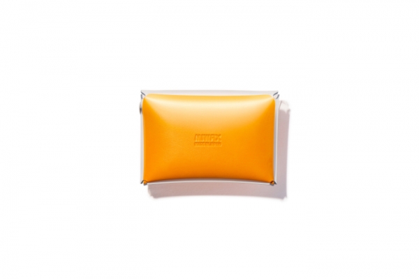 YELLOW    ＜BACK＞