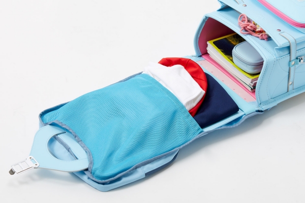 裏面メッシュポケット