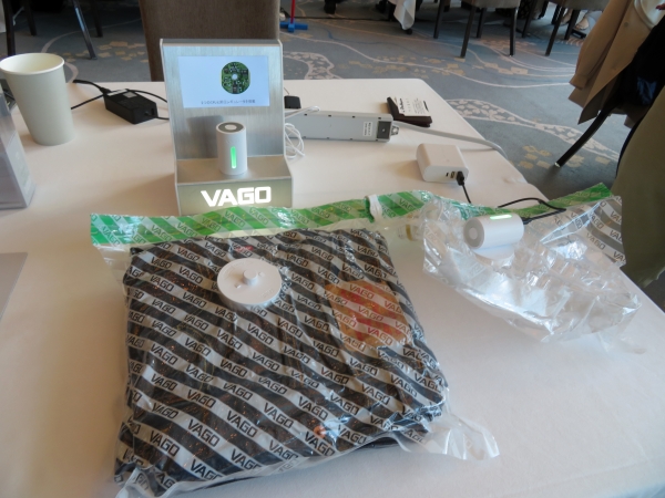 旅行や出張先で衣類を圧縮する超小型圧縮マシン「VAGO Z」。圧縮完了までの時間はおよそ2分。耘股イ分有限公司