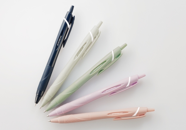 左からダークネイビー、ライトグレー、ソフトグリーン、ソフトパープル、ソフトピンク