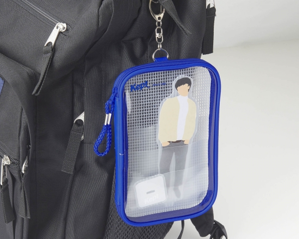 かばんにつけて持ち歩ける