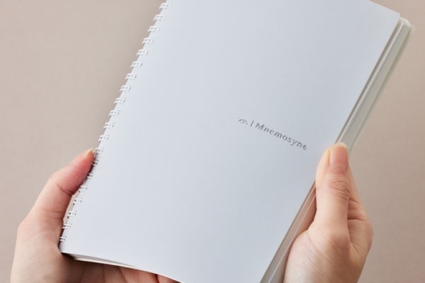 初のカラー展開！さわり心地がソフトなノート登場