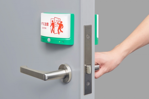 「扉につけるお知らせライト （無線タイプ）」製品特長  ・ライトとブザーで人がいることを知らせる