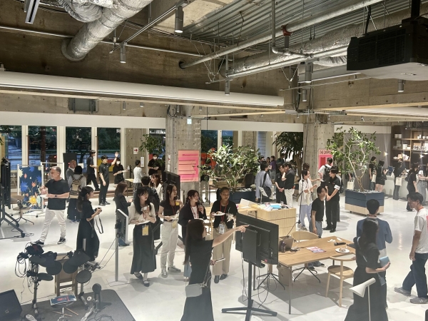「THE CAMPUS」内の「COMMONS」での登壇者と参加者によるアフターパーティーの様子