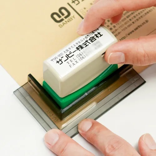まっすぐに狙った場所へ押せる