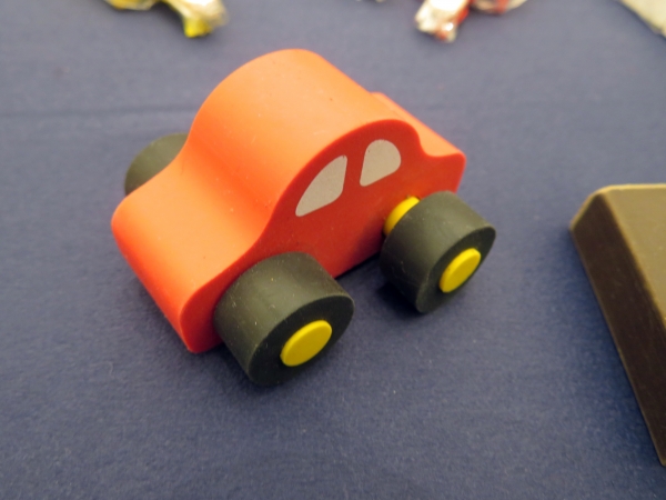 車型の消しゴム　FLOMO PLASTICS INDUSTRIAL CO.,LTD.