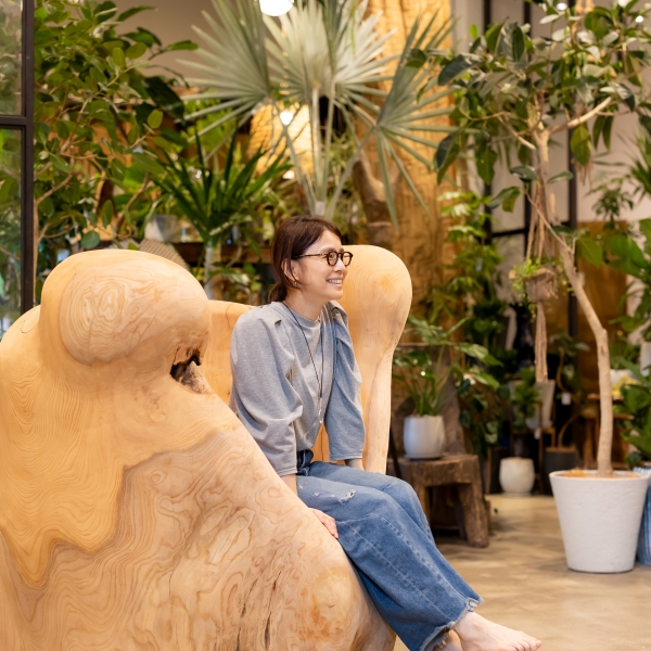 俳優・石田ゆり子さんがつくるお店空間、「石田ゆり子さんがいっしょに暮らすものたち」が初登場。
