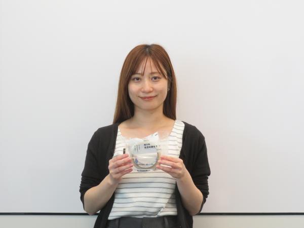 購入していただいたお客様は、医療、教育、展示会など様々な現場で、私たちでは考えが及ばなかった使い方までされているようです。手に取っていただければ、多用途に使いやすい商品であることを実感していただけると思います