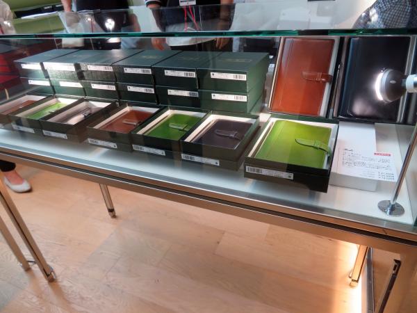 【伊東屋限定】Brelio　コードバン　レーデルオガワのコードバンを使用。 初代コードバンを想わせる、原点に帰ったモデル。革のカラーは一新。