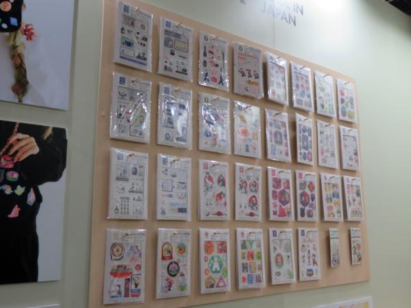 TOKYO STATIONERY AWARD JetPens Best 2025大賞受賞　洗濯OK！アイロン不要！1枚ずつ抜ける！ 何でも貼れるステッカー「マルチステッカー」サンビー