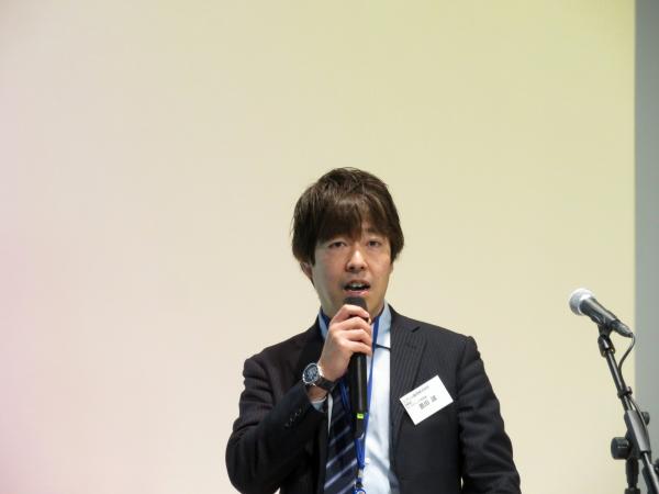 エプソン販売㈱取締役マーケティング本部長・豊田誠氏は、「PaperLabは2016年の発売から10周年を迎えます。今回、導入したお客様同士で、活用事例や課題を共有することで、一層効果的な使い方と見つけてもらいたい」と述べた。