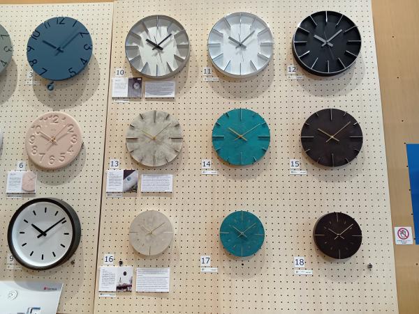 【レムノス】富山県高岡市に拠点を構えるクロックブランド。 「毎日何気なく、何度も目にするものだからこそ、空間を豊かにする存在であってほしい」という思いを大切に、革新的で永続的なデザイン美をもつ時計を作り続けている。