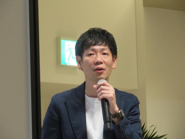 愛宕悠介氏は「プリンター保有率は低い一方で、コンビニプリント利用から印刷ニーズの存在は見えている。40代以下では、推し活・スマホ写真の『楽しみ』と、学習の『学び』が伸長。ユーザー向け印刷体験をキャンペーン実施したところ、見えてきたのは、32％が推し活、家庭内での学びでの使用。推し活については外部プリントに流れていると感じる。提案次第で、プリントを保有していない方の潜在市場を取り込める」と述べた